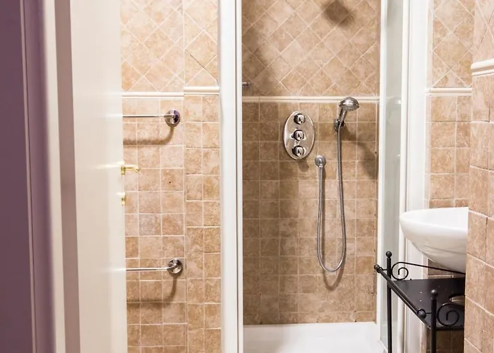 The Tramp Pensión La Spezia